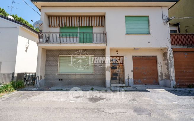 Appartamento in residenziale in Via Ippolito Nievo 2