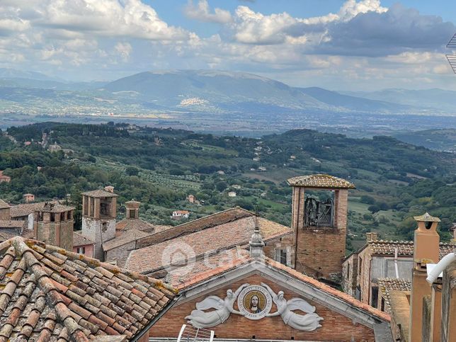 Appartamento in residenziale in Piazza IV Novembre