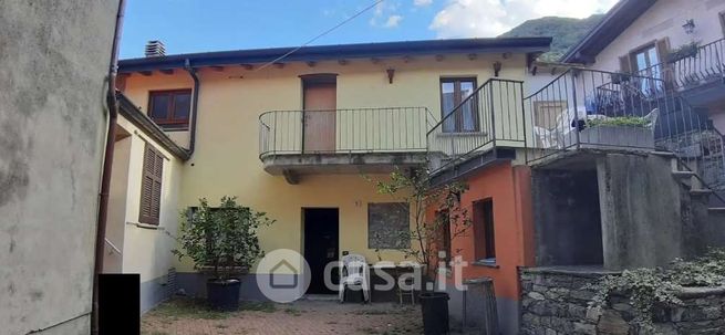 Appartamento in residenziale in Via della Castagna 9