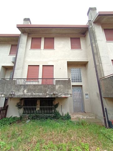Casa indipendente in residenziale in Via Chiara Rovelli