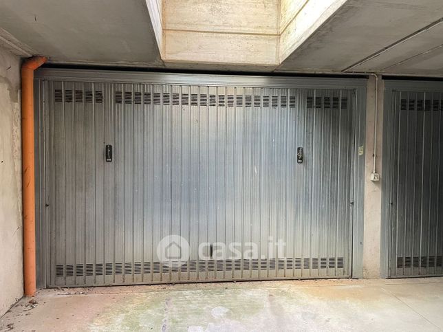 Garage/posto auto in residenziale in Via San Zeno