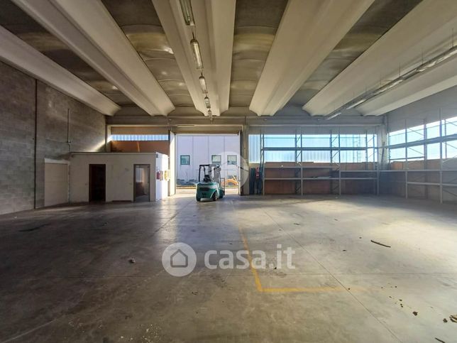 Capannone in commerciale in Via Redipuglia 1