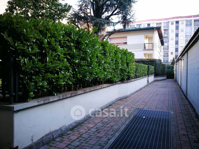 Appartamento in residenziale in Via Trecate 9