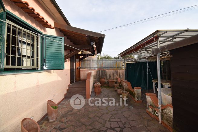 Casa indipendente in residenziale in Via Risciolo