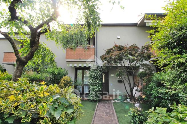 Villetta a schiera in residenziale in Via Dosso Faiti 34