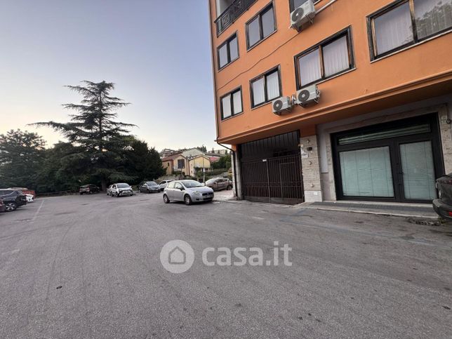 Box/posto auto in residenziale in Via Luigi Fricchione 3