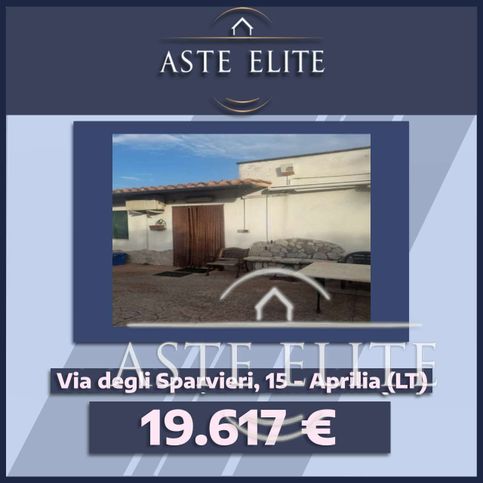 Villetta a schiera in residenziale in Via degli Sparvieri 15