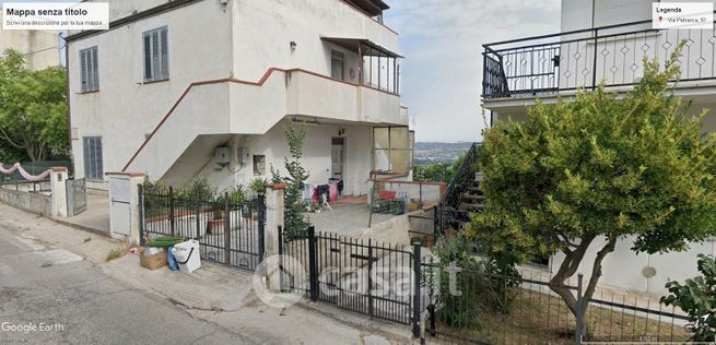 Appartamento in residenziale in Via Petrarca 51