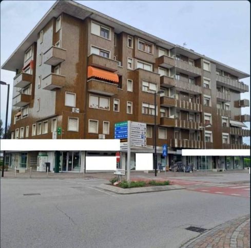 Ufficio in commerciale in Via San Giuliano 2