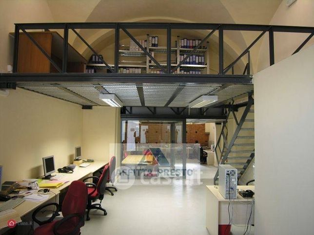 Ufficio in commerciale in 