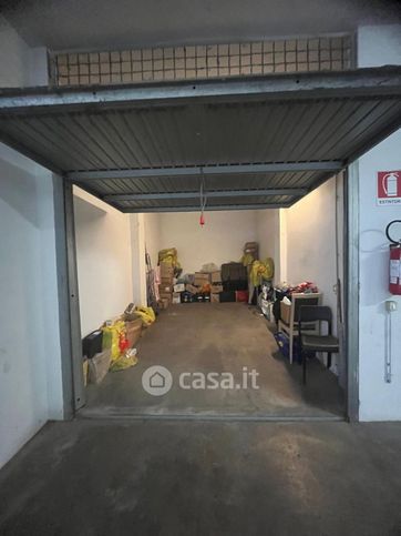 Box/posto auto in residenziale in Via Rosina Ferrario Grugnola 31