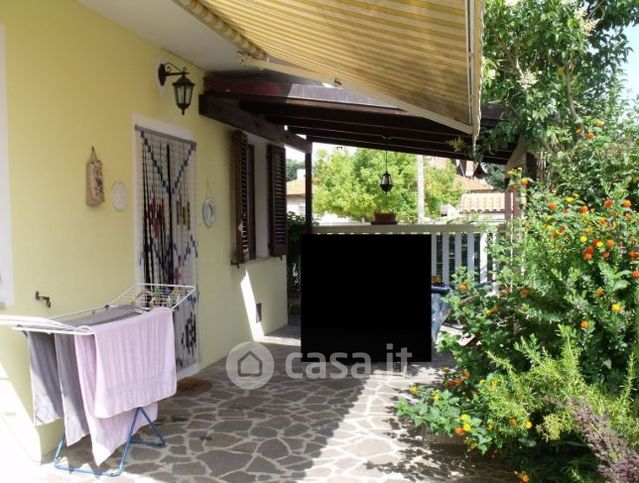 Casa indipendente in residenziale in Via Fucino 6