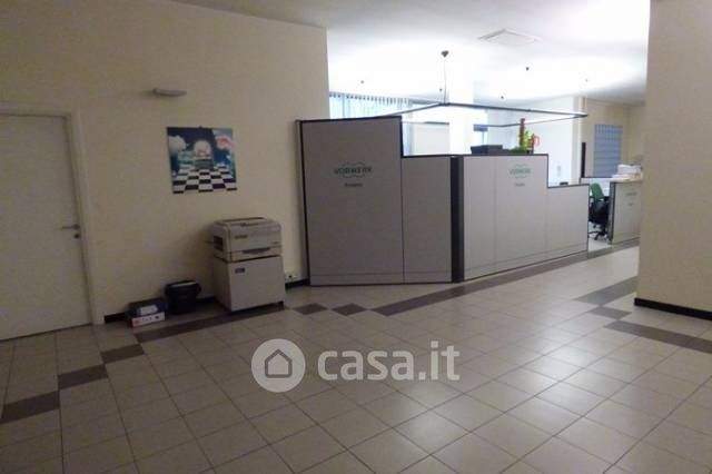 Ufficio in commerciale in Viale San Concordio