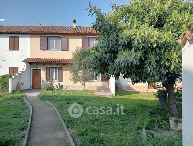 Casa indipendente in residenziale in 