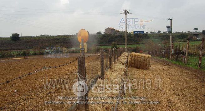 Terreno agricolo in commerciale in Strada Volpara