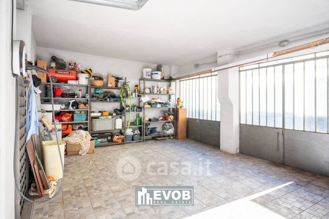 Box/posto auto in residenziale in Via Veglia