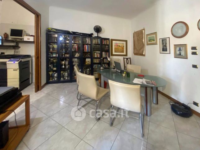 Ufficio in commerciale in Piazza Giuseppe Garibaldi 44