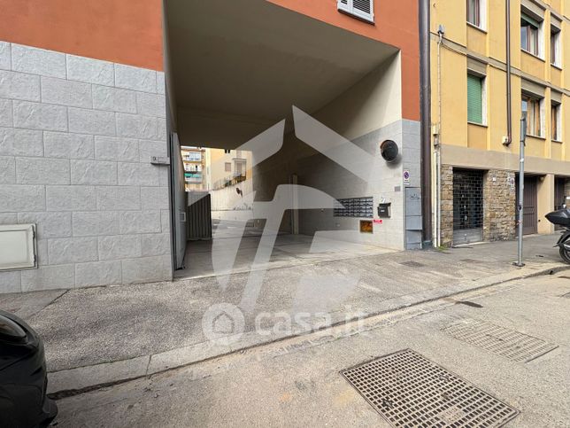 Box/posto auto in residenziale in Via del Ghirlandaio 7