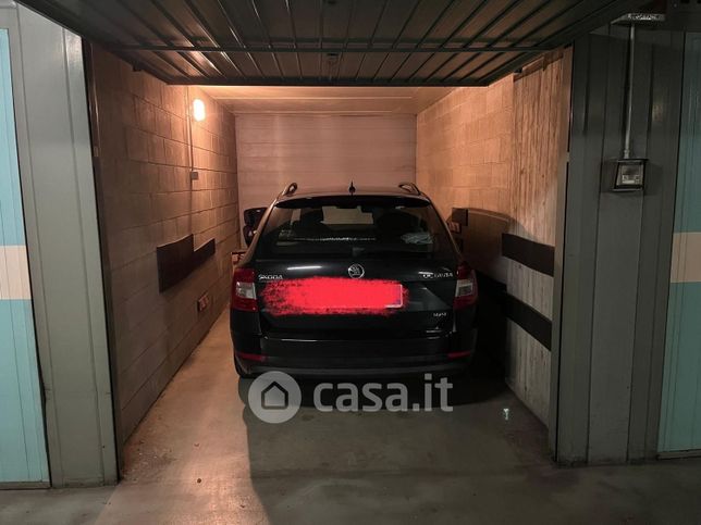 Box/posto auto in residenziale in Via Gabriele Rossetti