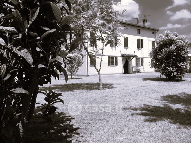Casa indipendente in residenziale in Strada imperiale