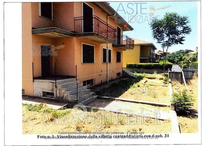 Box/posto auto in residenziale in Via Salvo D'Acquisto 11
