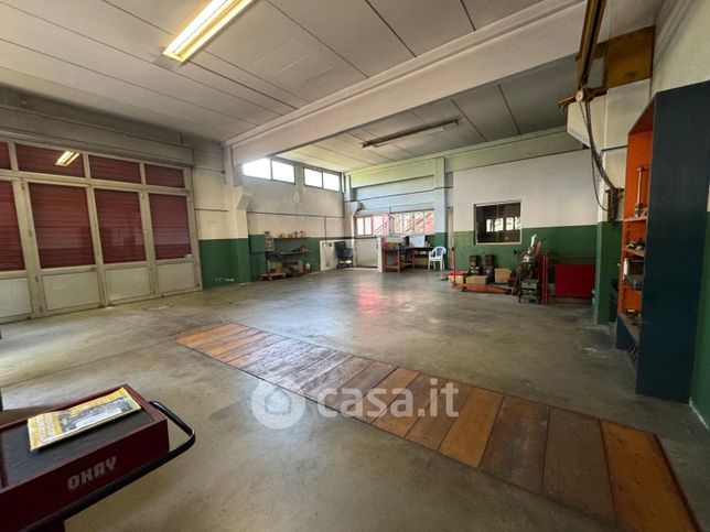 Capannone in commerciale in Via del Muratore