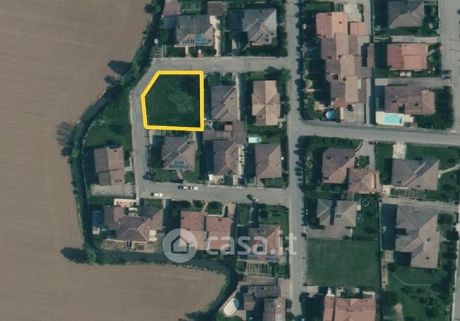 Terreno edificabile in residenziale in Via Salvatore Quasimodo
