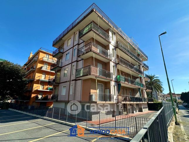 Appartamento in residenziale in Via de Amicis