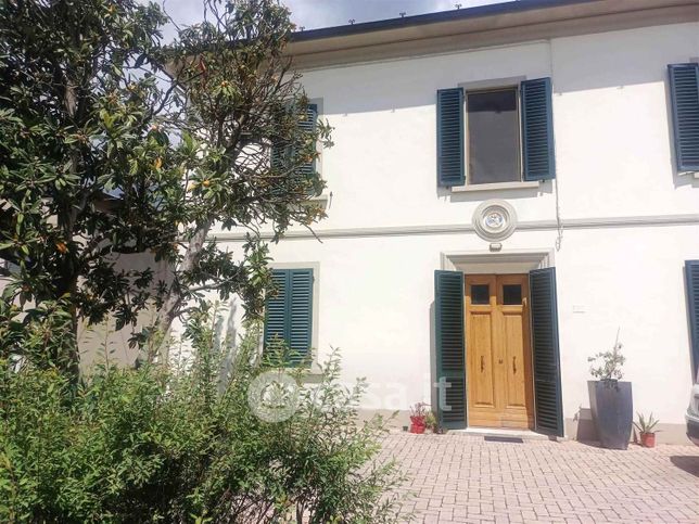 Villa in residenziale in 