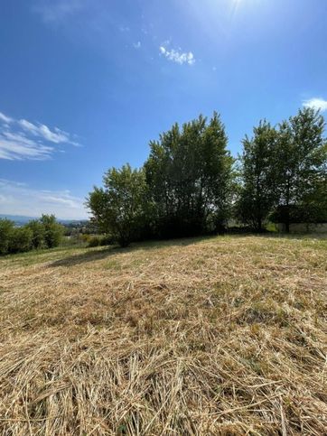 Terreno agricolo in commerciale in Via Liguria