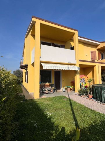 Casa bi/trifamiliare in residenziale in Via Luigi Fantoni 192 /o