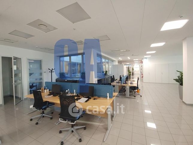Ufficio in commerciale in Viale Lombardia