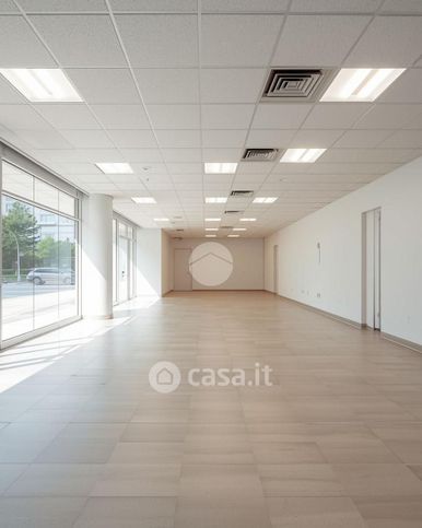 Ufficio in commerciale in Via Solferino 1