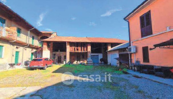 Villetta a schiera in residenziale in Via Novara 44