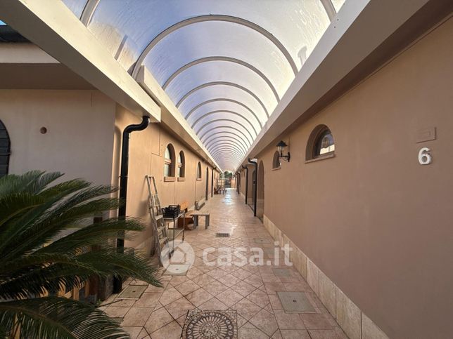Attivitã /licenza (con o senza mura) in commerciale in Via della Base Geodetica 2