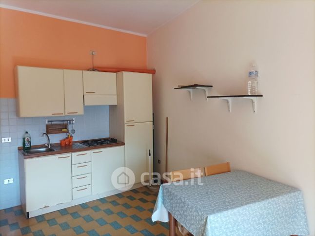 Appartamento in residenziale in Piazza San Pietro Celestino 5