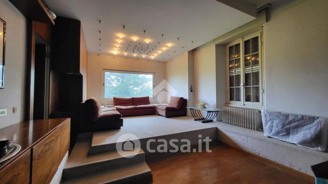 Villa in residenziale in Via Vetta 1