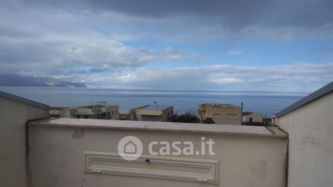 Casa indipendente in residenziale in Via del Mare
