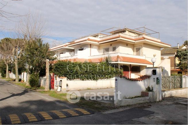 Appartamento in residenziale in Via Elena 55