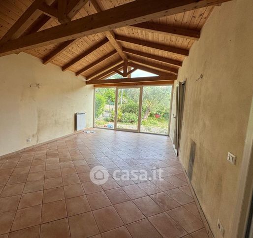 Casa indipendente in residenziale in Strada Privata Mazza 33