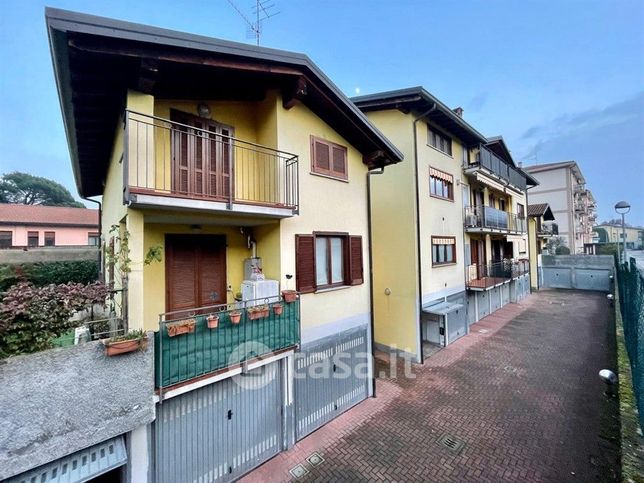 Appartamento in residenziale in Via E. Toti 11 a