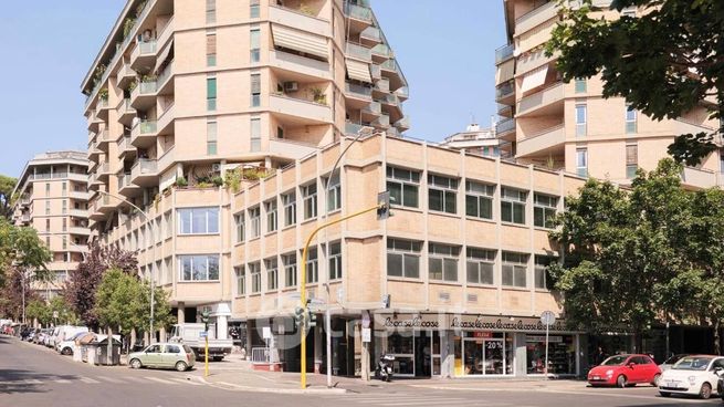 Ufficio in commerciale in Via Portuense 96