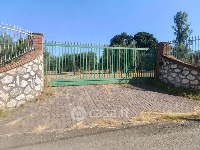 Terreno agricolo in commerciale in Via Paiolana