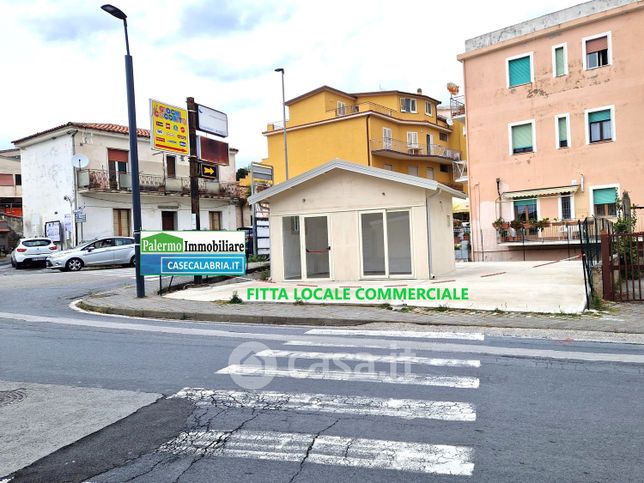 Negozio/locale commerciale in commerciale in Via Giustino Fortunato 17