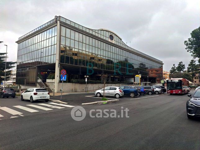 Ufficio in commerciale in Viale Cesare Pavese