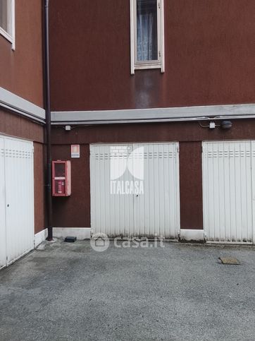 Box/posto auto in residenziale in Viale Leonardo da Vinci 1