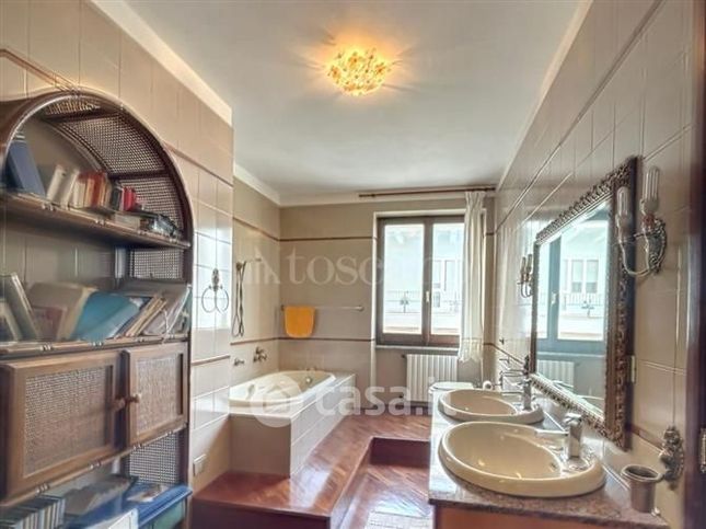 Casa indipendente in residenziale in Via E. Fermi