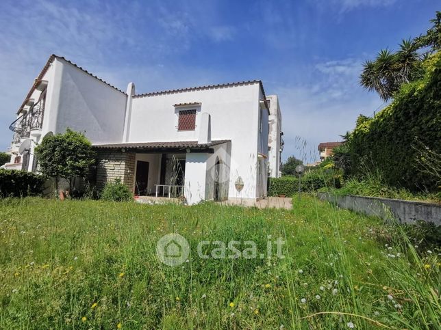 Villetta a schiera in residenziale in Passeggiata delle Sirene 59