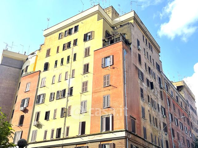 Appartamento in residenziale in Via di Donna Olimpia