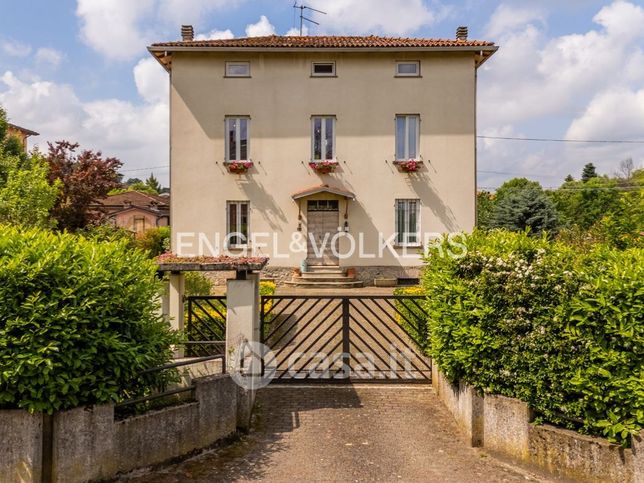 Casa indipendente in residenziale in Via Folli